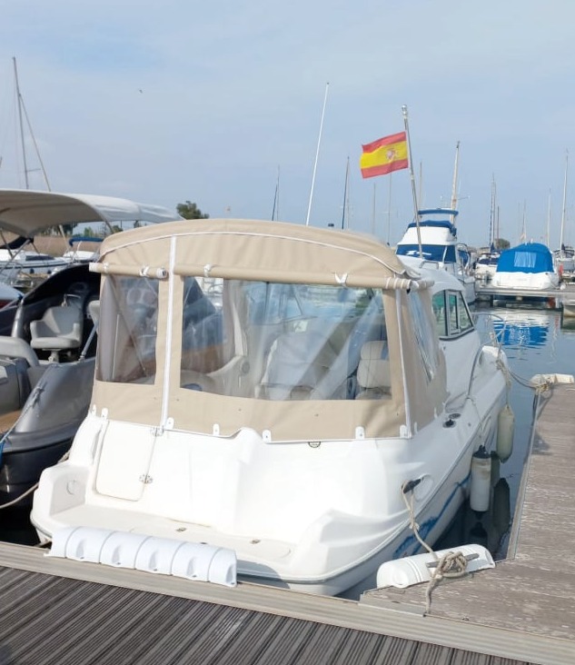 barca en el mar